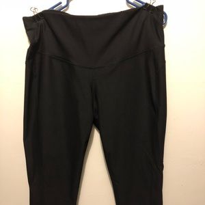 Version brand crop leggings in black
